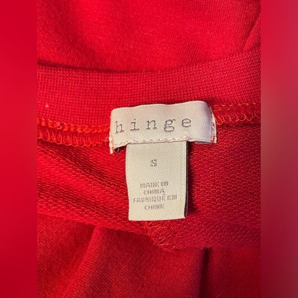 Hinge Ruffle Front Sweatshirt Red Small - Picture 4 of 5